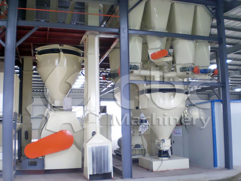 feedstuff mixing machine in large poultry feed milling workshop