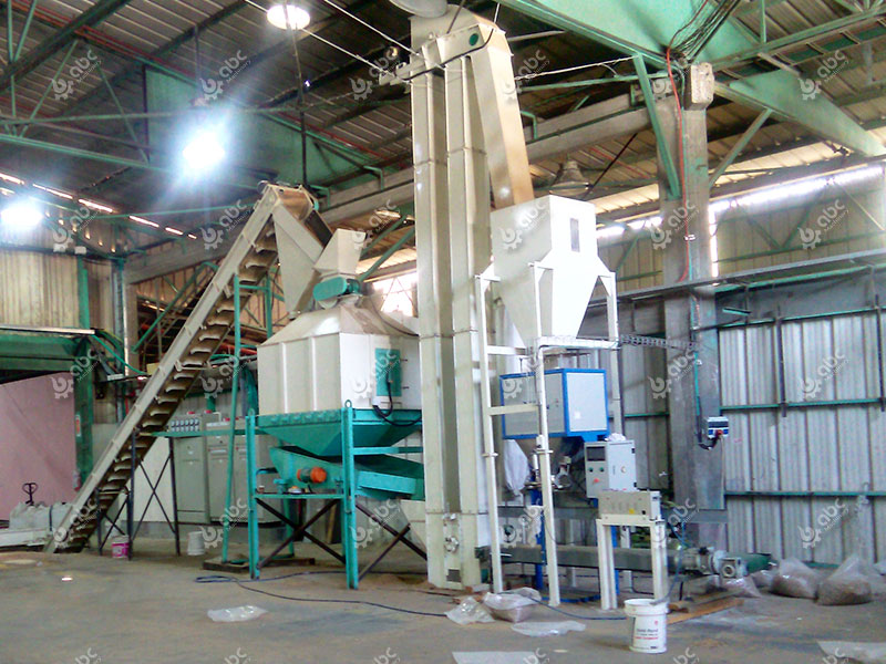 wood pellet cooling and packaging section